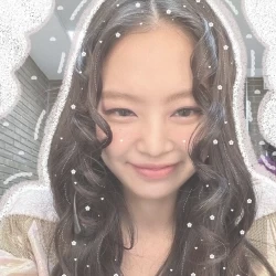 عکس 𝒿ℯ𝓃𝓃𝒾ℯ