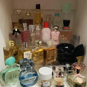 عکس 🩶 : عطر هایی که باید بندازی دور