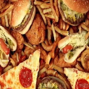 عکس تاثیرات منفی فست فود بر عملکرد ذهن و تمرکز