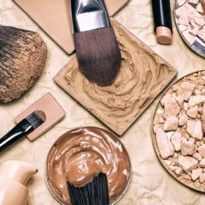 عکس مضرات لوازم آرایشی